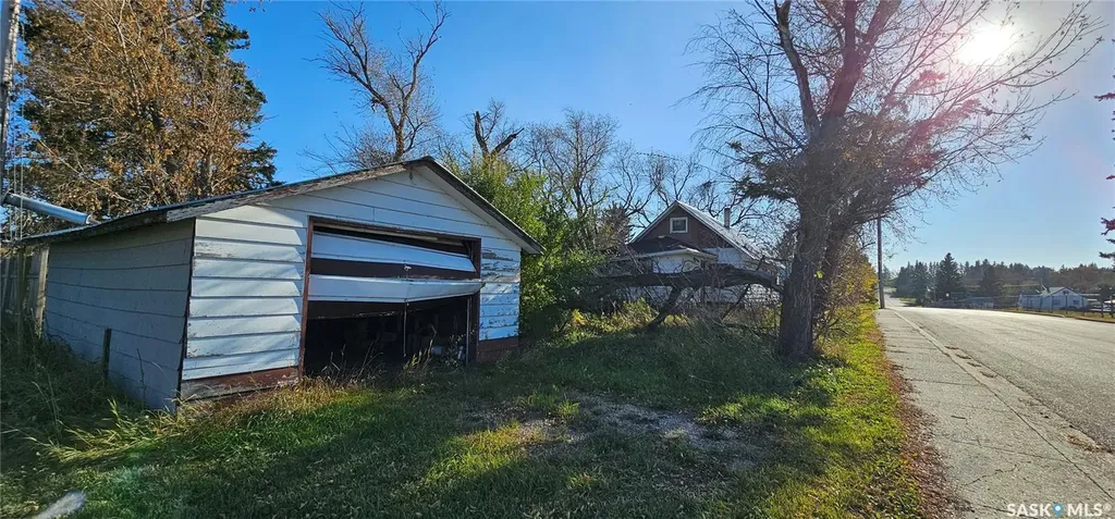 102 3rd Avenue E Kelvington SK S0A 1W0