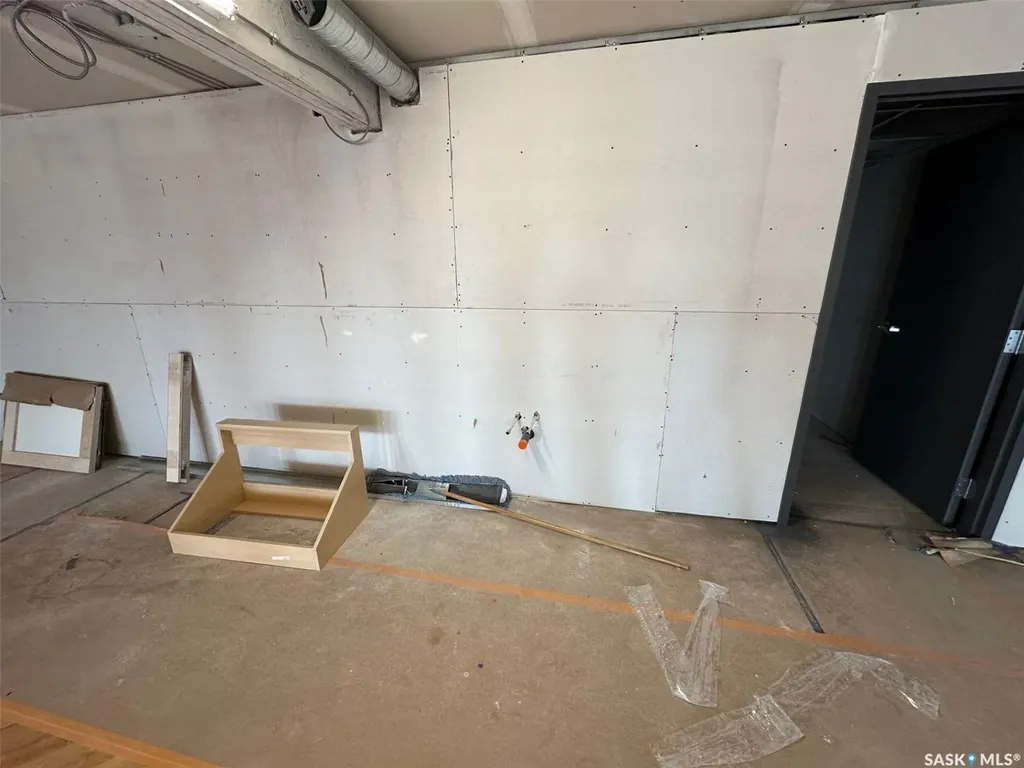 32 Manitoba Street W Moose Jaw SK S6H 1P7