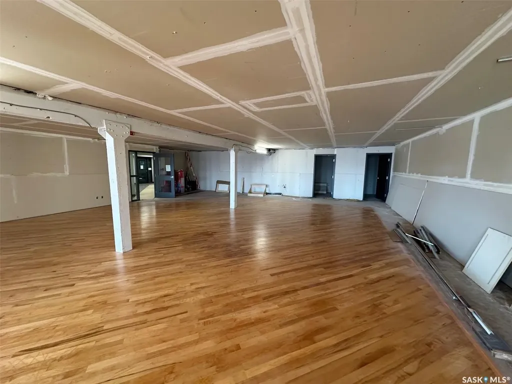 32 Manitoba Street W Moose Jaw SK S6H 1P7
