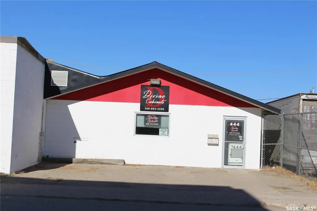 444 River Street W Moose Jaw SK S6H 6J6