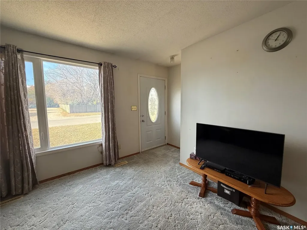 634 3rd Street Humboldt SK S0K 2A0