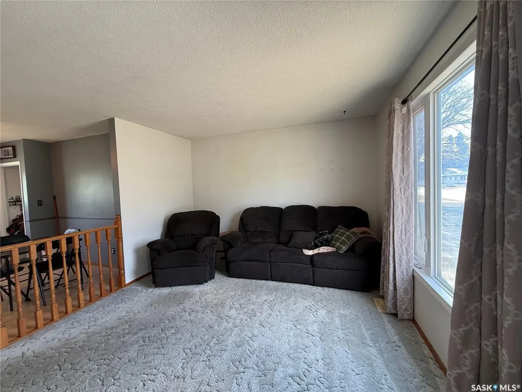 634 3rd Street Humboldt SK S0K 2A0