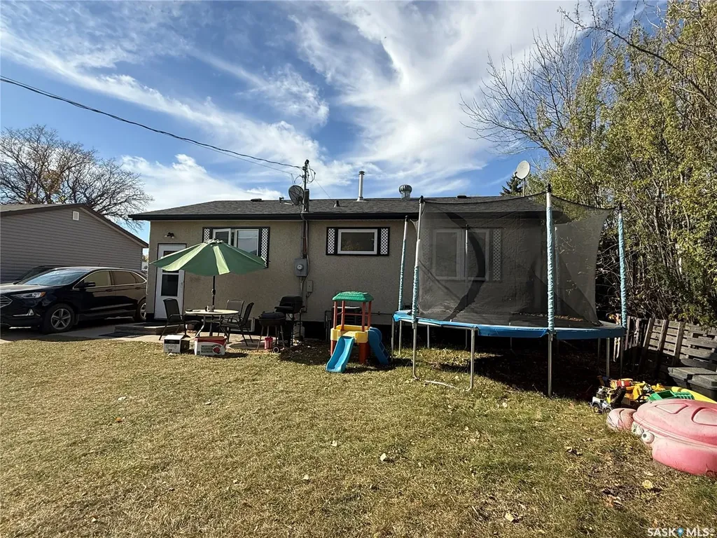634 3rd Street Humboldt SK S0K 2A0