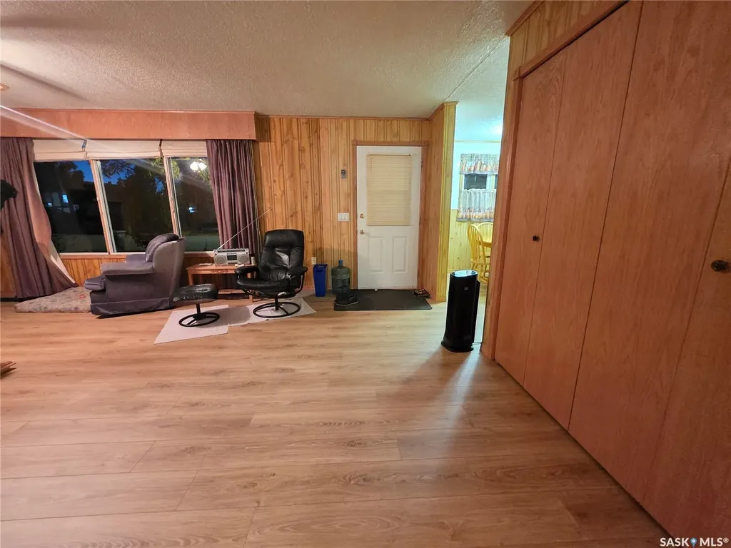 304 3rd Street N Cabri SK S0N 0J0