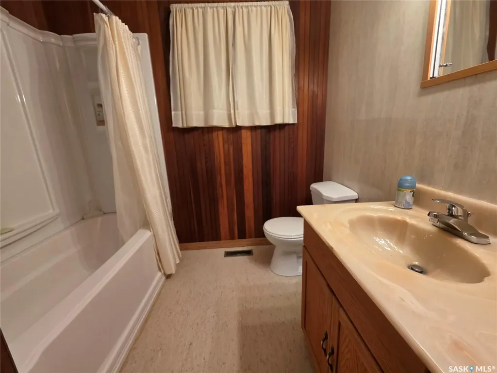 304 3rd Street N Cabri SK S0N 0J0