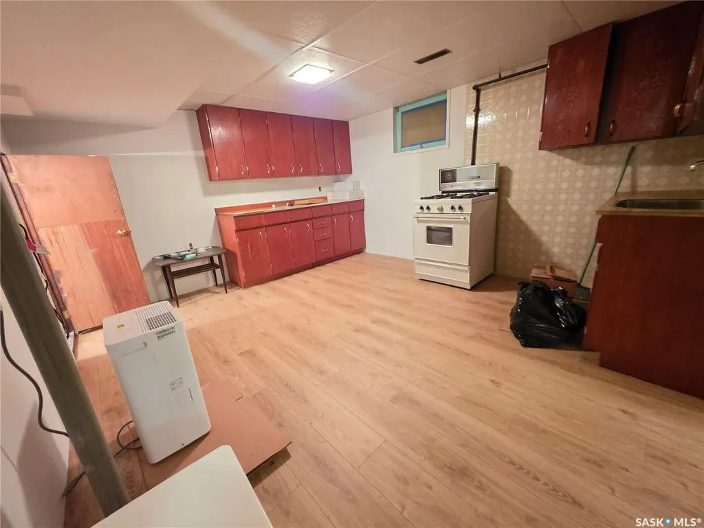 304 3rd Street N Cabri SK S0N 0J0