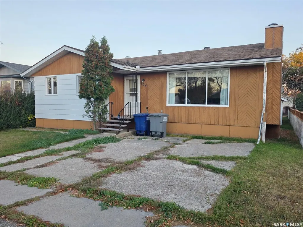 304 3rd Street N Cabri SK S0N 0J0