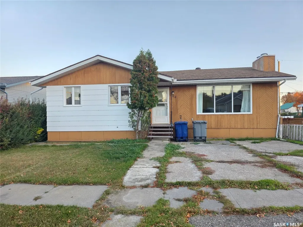 304 3rd Street N Cabri SK S0N 0J0