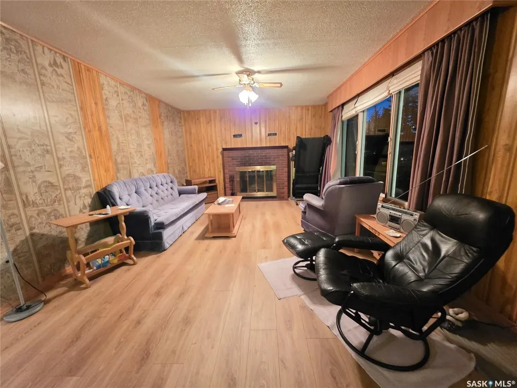 304 3rd Street N Cabri SK S0N 0J0