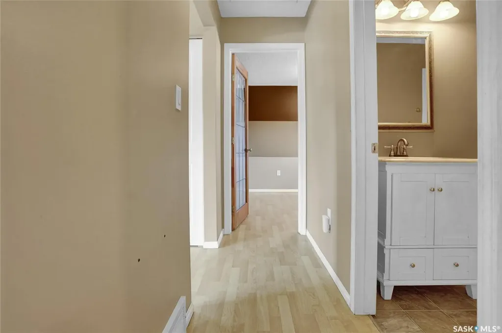 110 3rd Avenue W Gravelbourg SK S0H 1X0