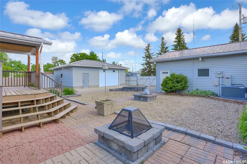 110 3rd Avenue W Gravelbourg SK S0H 1X0