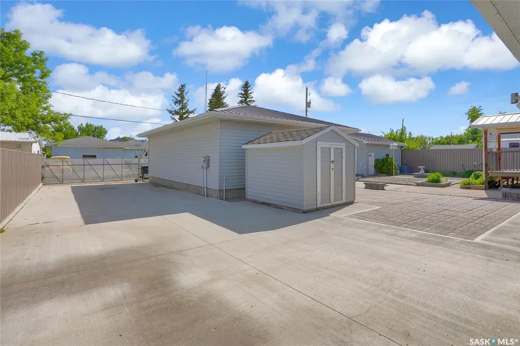 110 3rd Avenue W Gravelbourg SK S0H 1X0