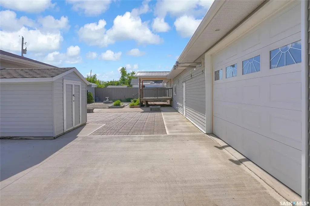 110 3rd Avenue W Gravelbourg SK S0H 1X0