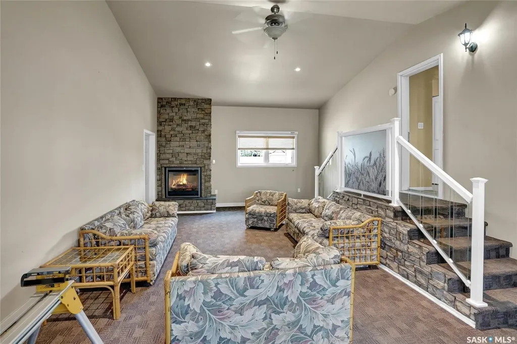 110 3rd Avenue W Gravelbourg SK S0H 1X0
