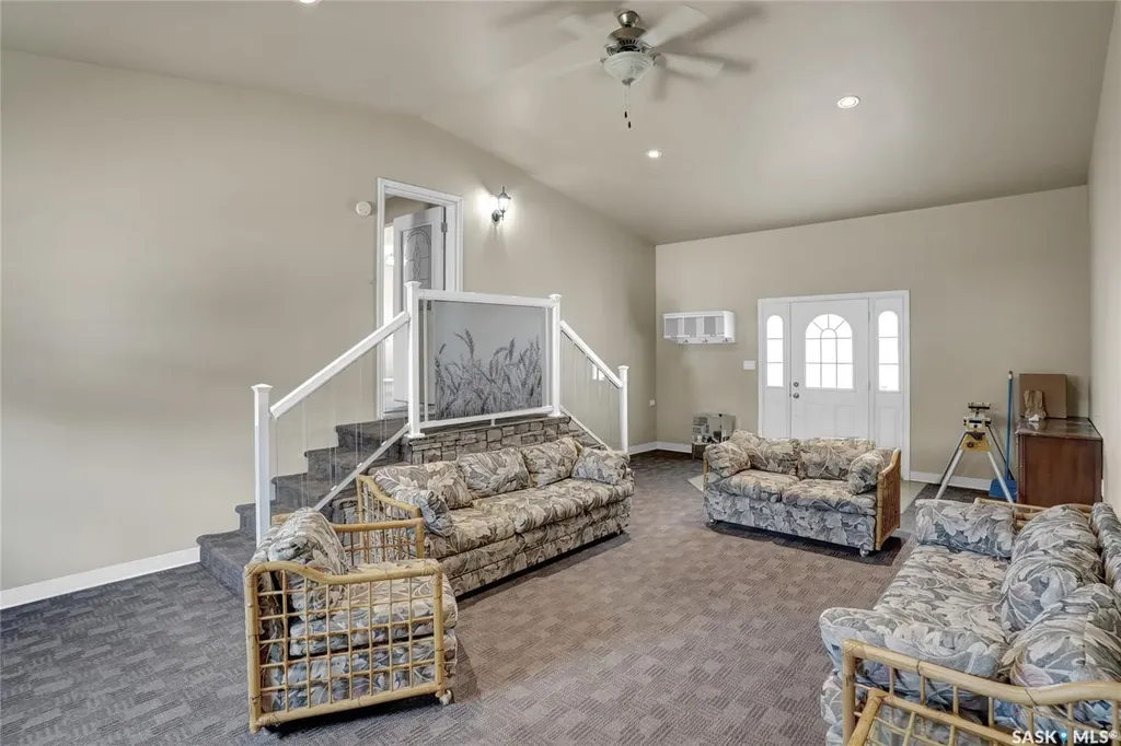 110 3rd Avenue W Gravelbourg SK S0H 1X0