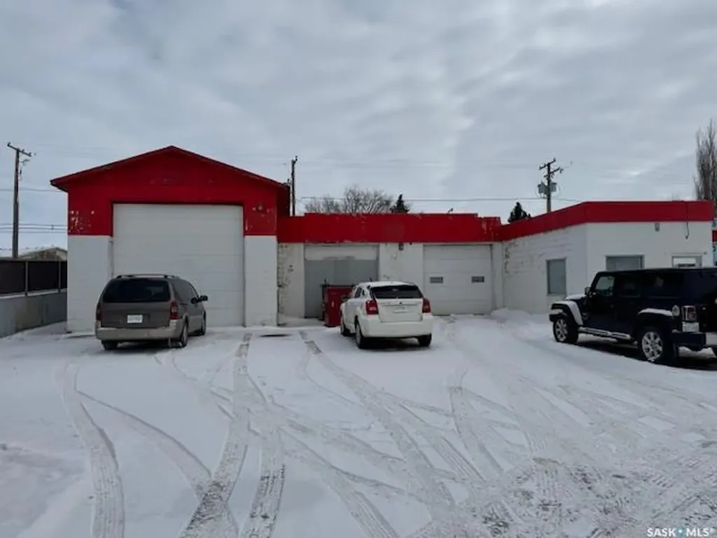 2112 100th Street North Battleford SK S9A 3X5