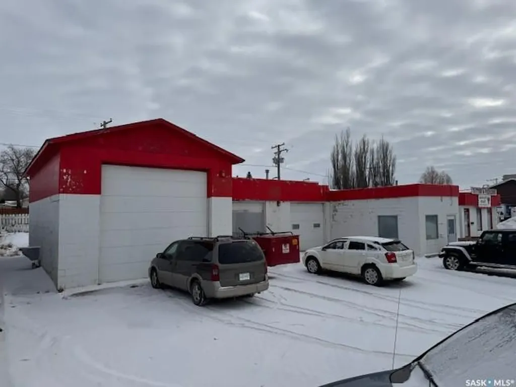 2112 100th Street North Battleford SK S9A 3X5