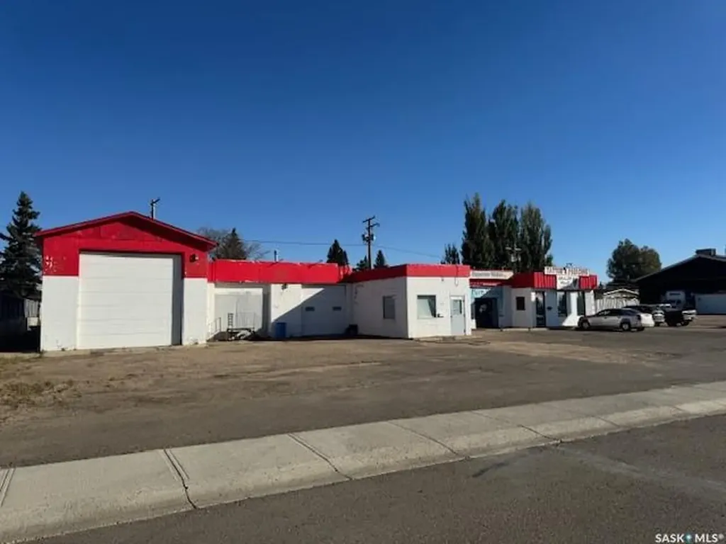 2112 100th Street North Battleford SK S9A 3X5