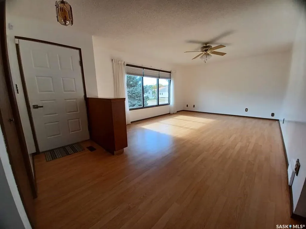 113 5th Avenue Gravelbourg SK S0H 1X0