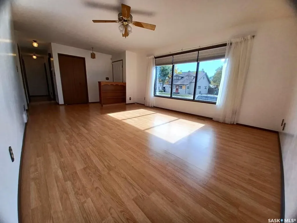 113 5th Avenue Gravelbourg SK S0H 1X0