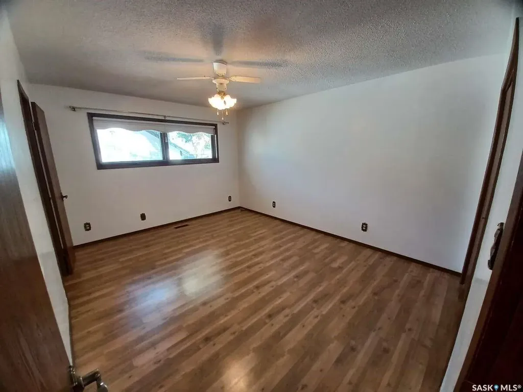 113 5th Avenue Gravelbourg SK S0H 1X0