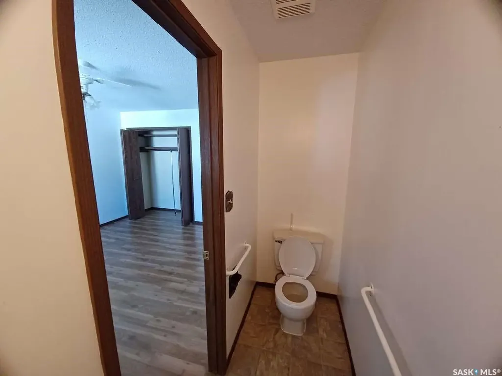 113 5th Avenue Gravelbourg SK S0H 1X0