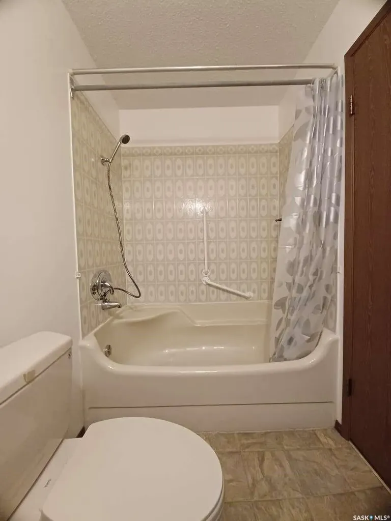 113 5th Avenue Gravelbourg SK S0H 1X0