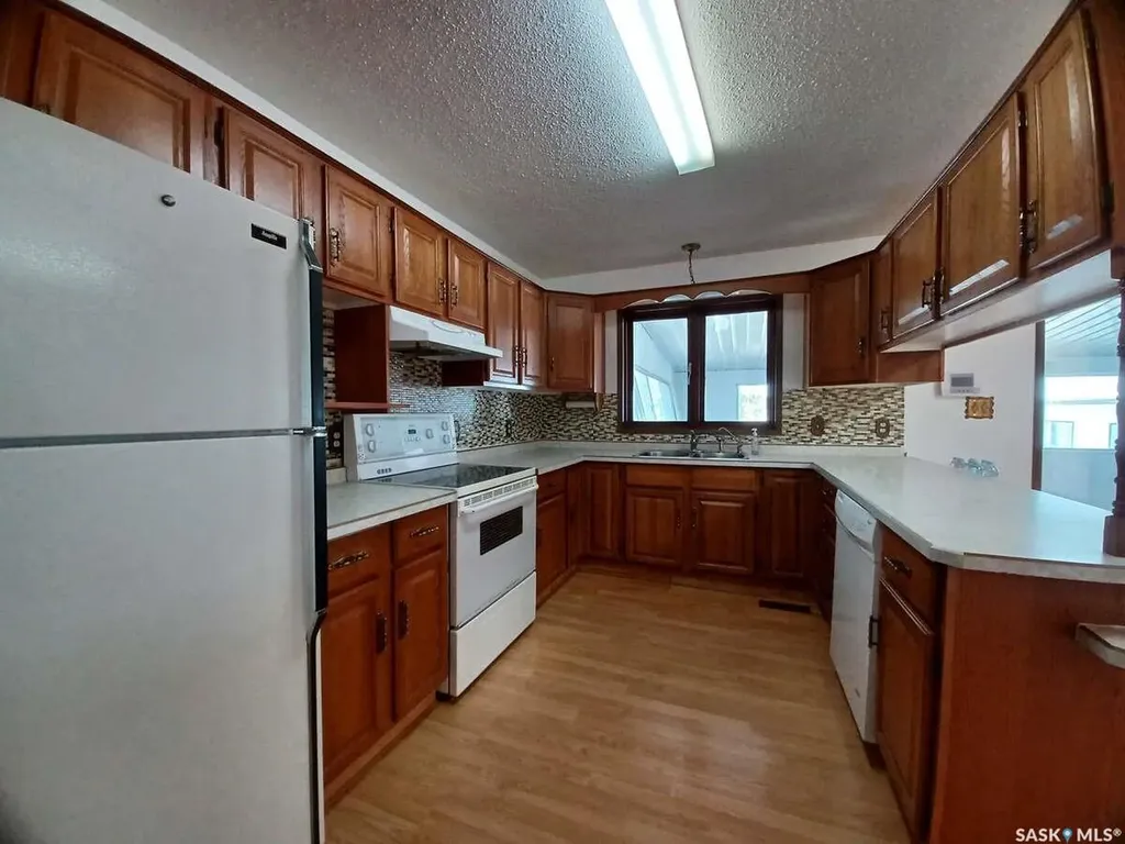 113 5th Avenue Gravelbourg SK S0H 1X0