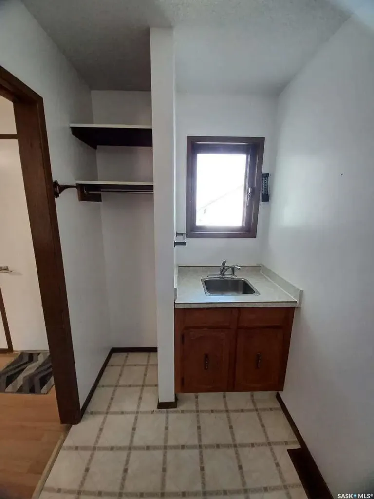 113 5th Avenue Gravelbourg SK S0H 1X0