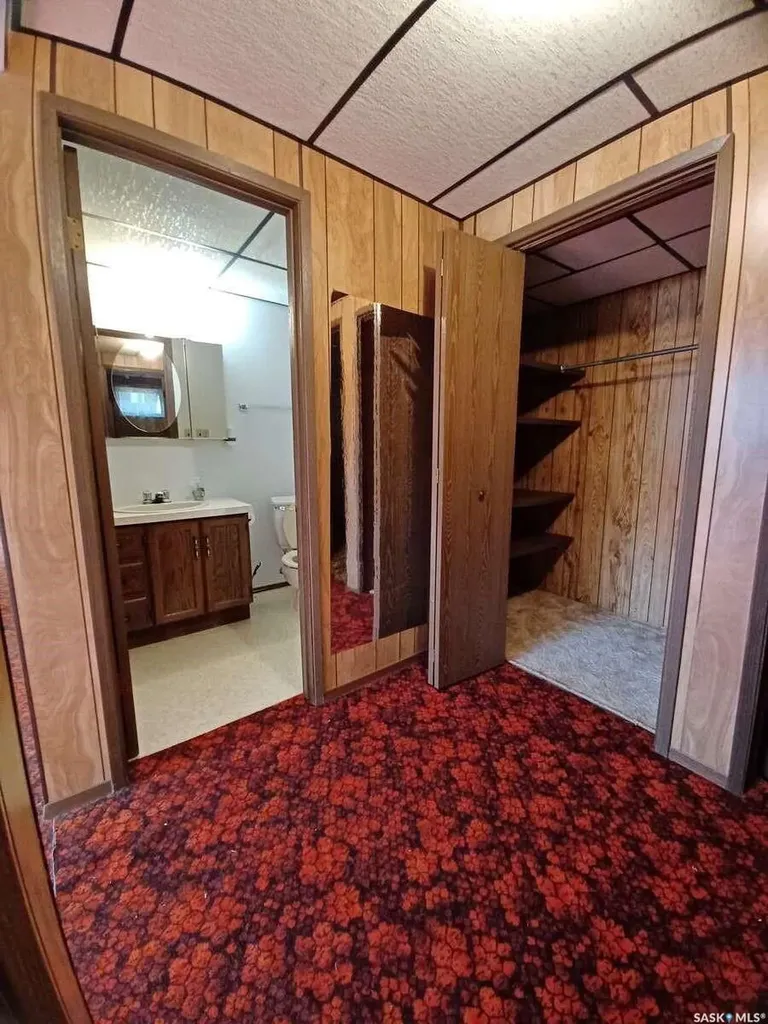 113 5th Avenue Gravelbourg SK S0H 1X0