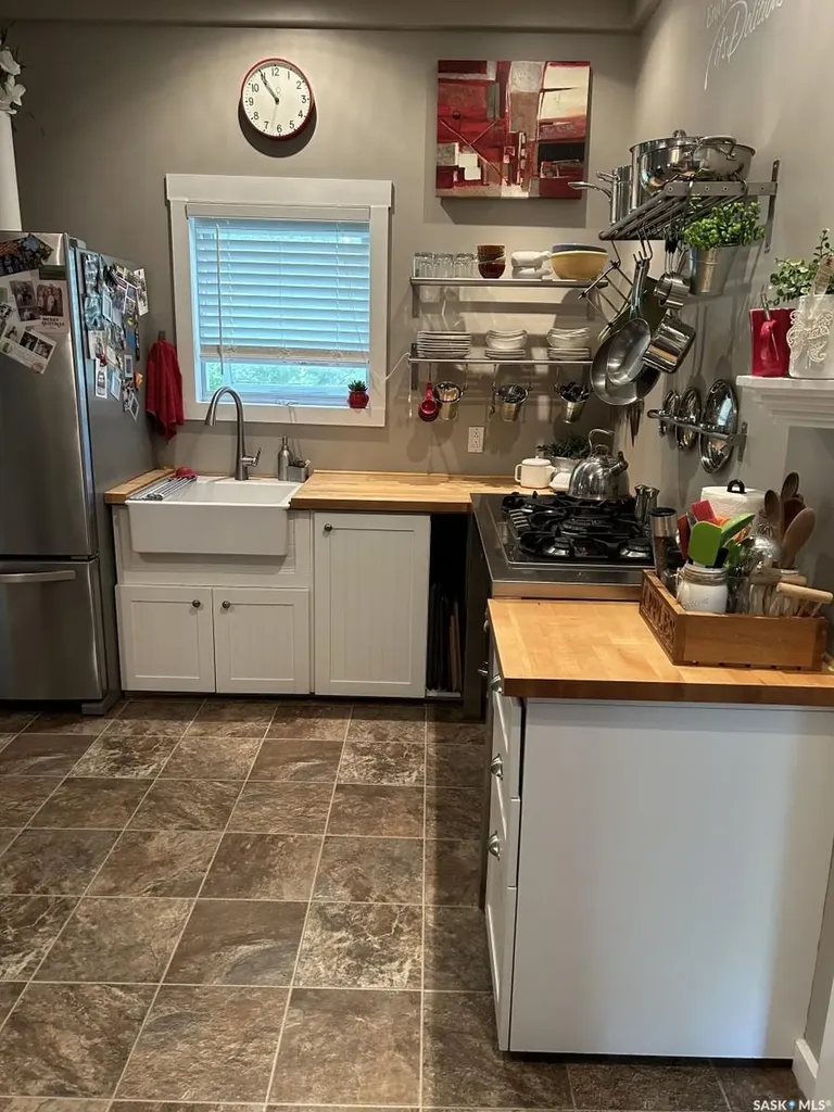 80 Lakeshore Drive Sasman Rm No. 336 SK S0A 4J0