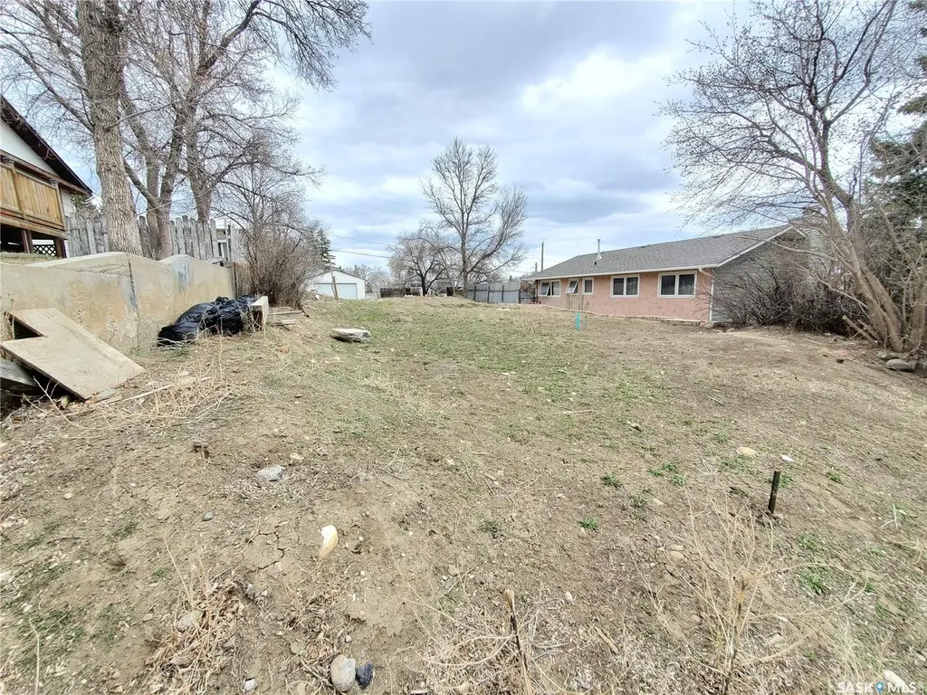 311 10th Avenue NW Swift Current SK S9H 1B7