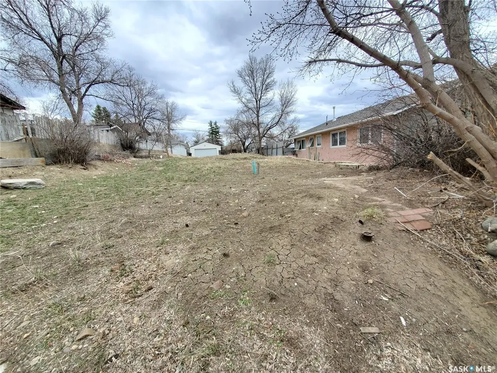 311 10th Avenue NW Swift Current SK S9H 1B7