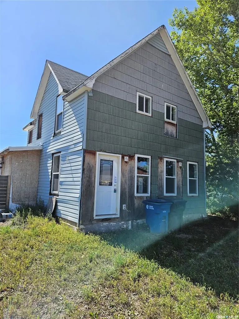 245 Oriole Avenue Briercrest SK S0H 0K0