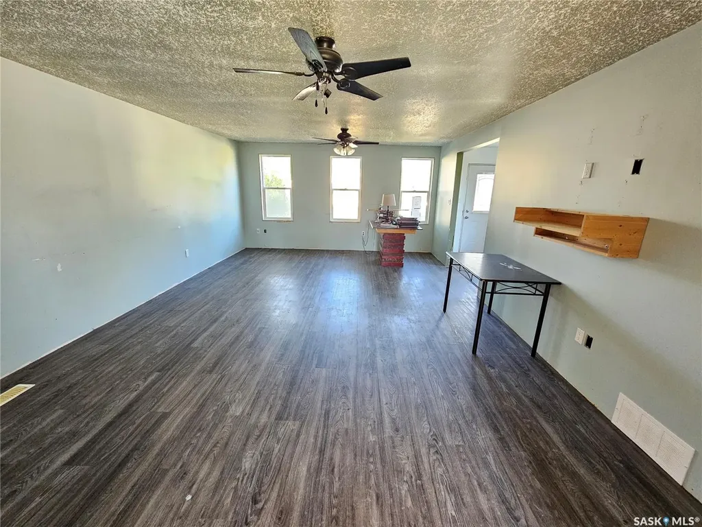 245 Oriole Avenue Briercrest SK S0H 0K0