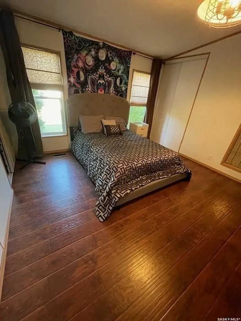 324 7th Street Alameda SK S0C 0A0