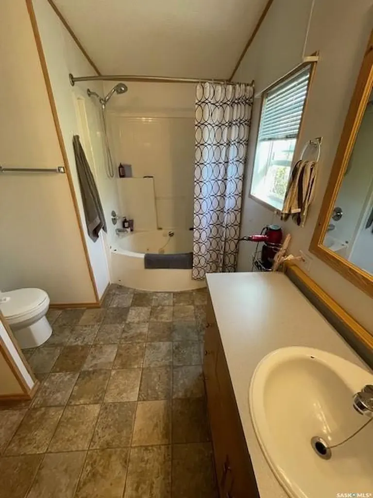 324 7th Street Alameda SK S0C 0A0