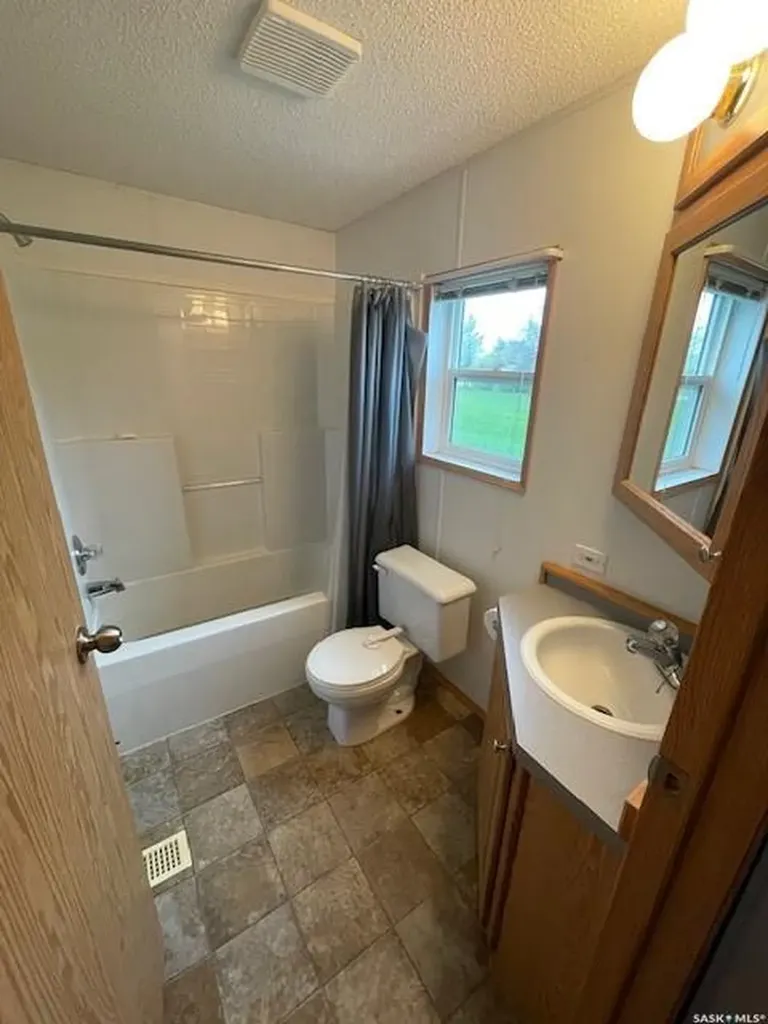 324 7th Street Alameda SK S0C 0A0