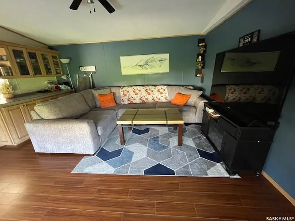 324 7th Street Alameda SK S0C 0A0