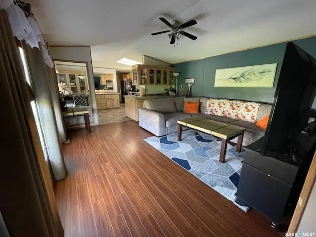 324 7th Street Alameda SK S0C 0A0