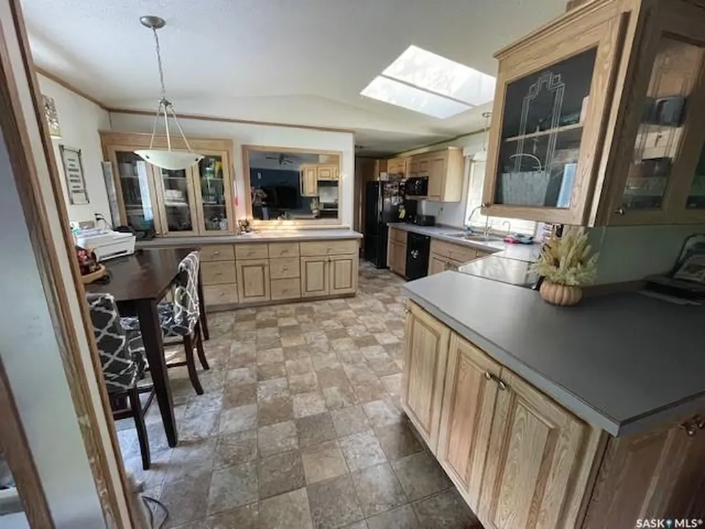 324 7th Street Alameda SK S0C 0A0