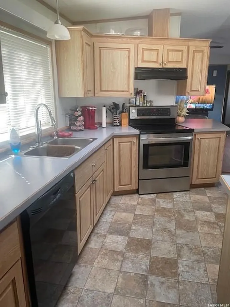 324 7th Street Alameda SK S0C 0A0