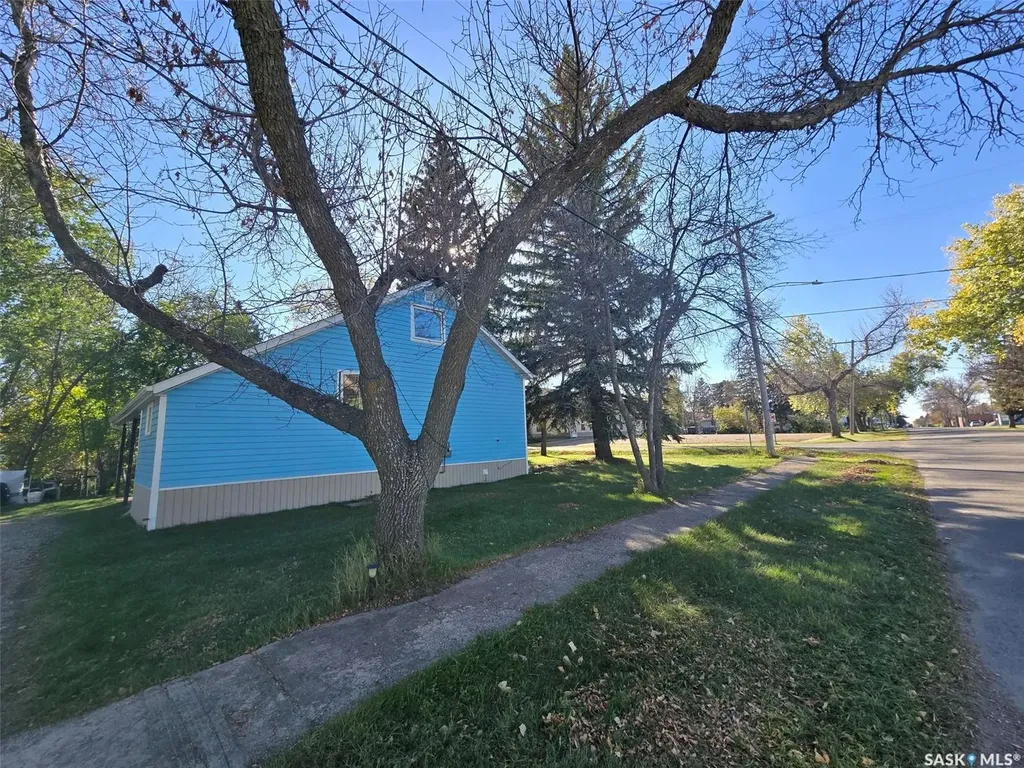 801 Qu'appelle Street Grenfell SK S0G 2B0