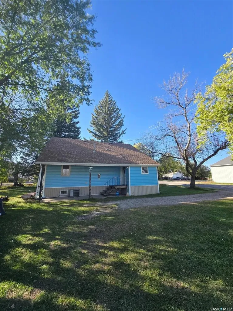 801 Qu'appelle Street Grenfell SK S0G 2B0