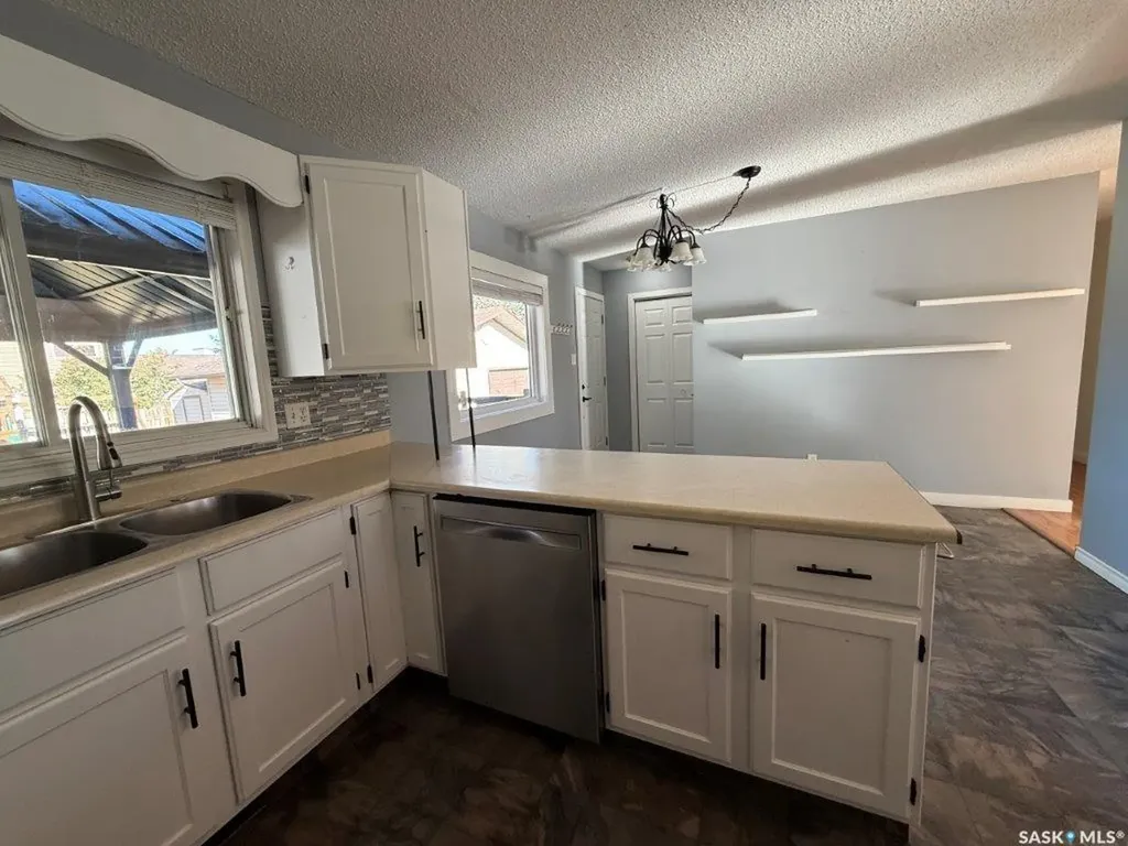 24 Frere Street Kindersley SK S0L 1S1