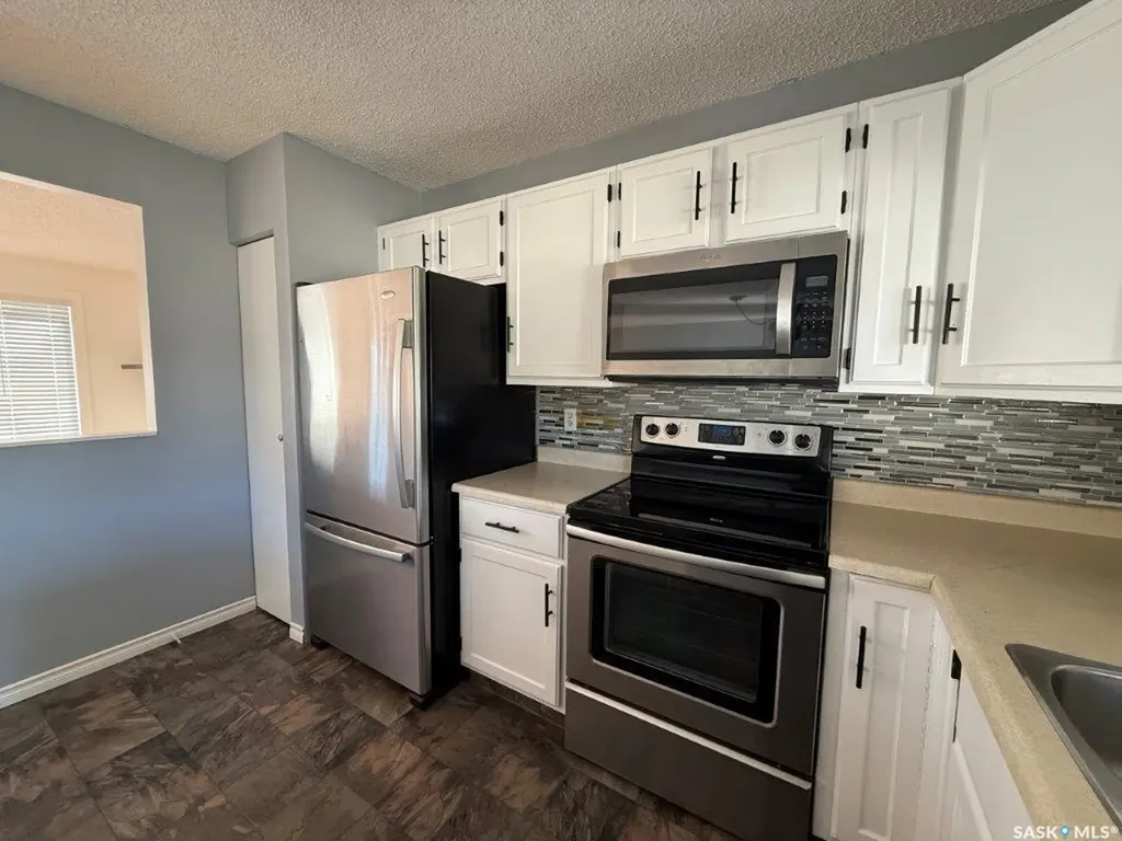 24 Frere Street Kindersley SK S0L 1S1