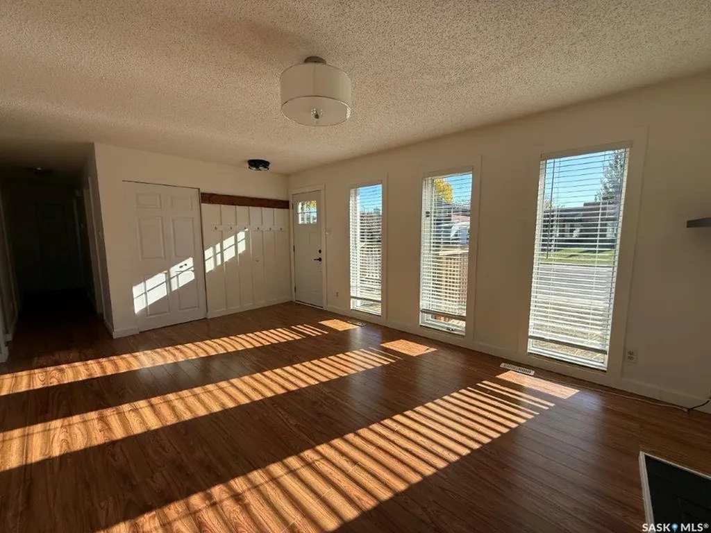 24 Frere Street Kindersley SK S0L 1S1