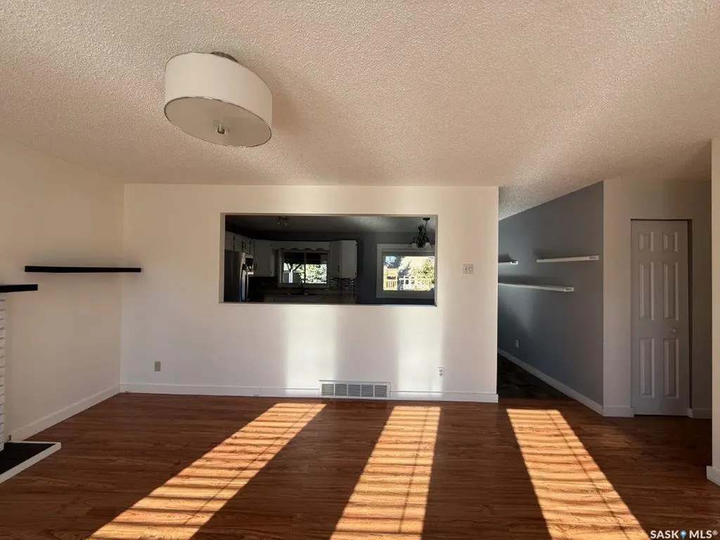 24 Frere Street Kindersley SK S0L 1S1