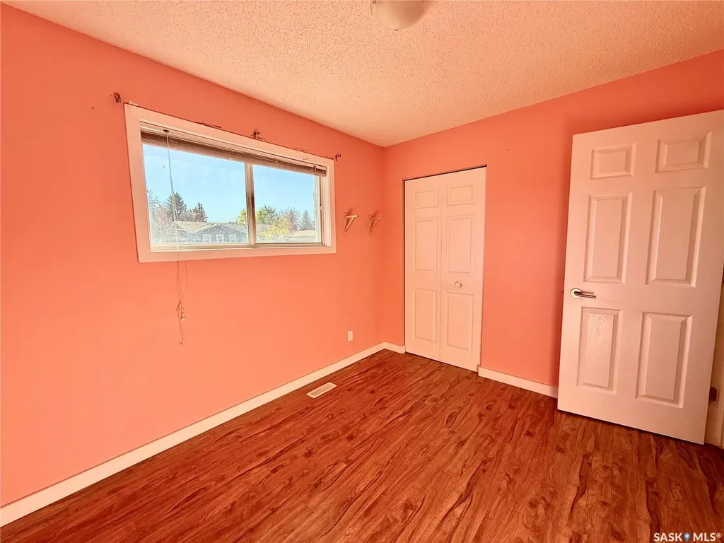 24 Frere Street Kindersley SK S0L 1S1