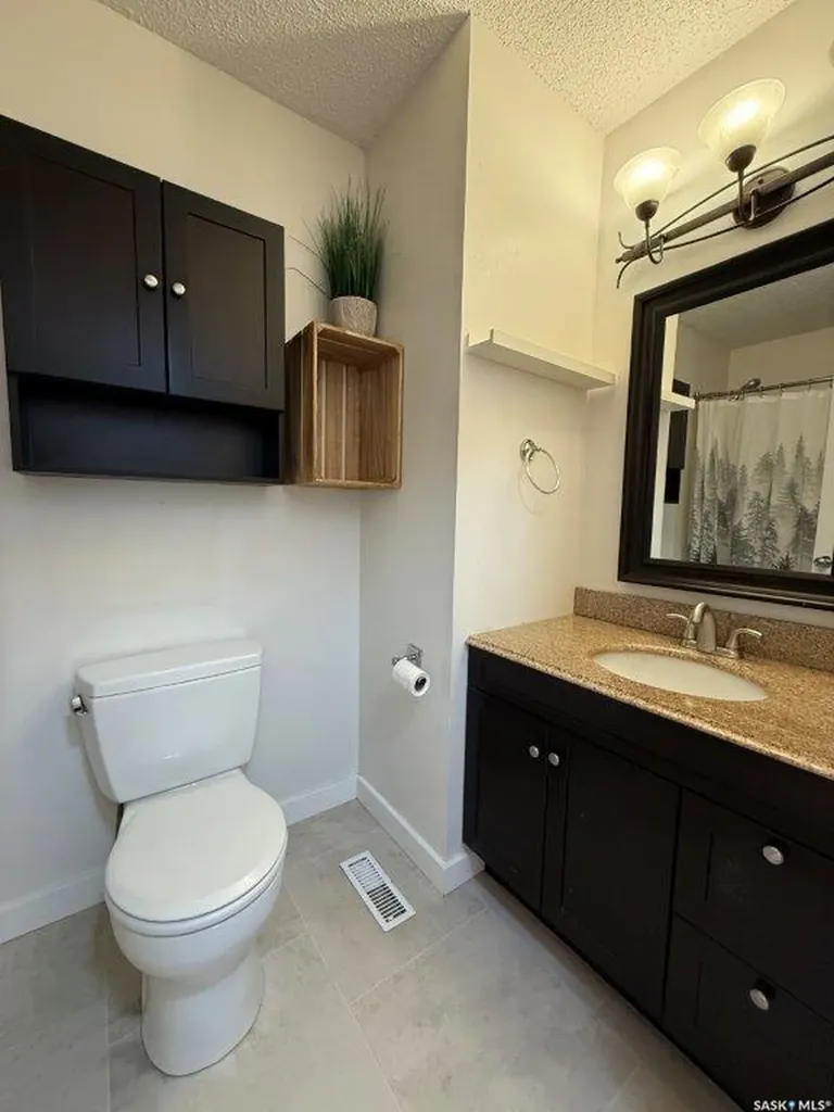 24 Frere Street Kindersley SK S0L 1S1